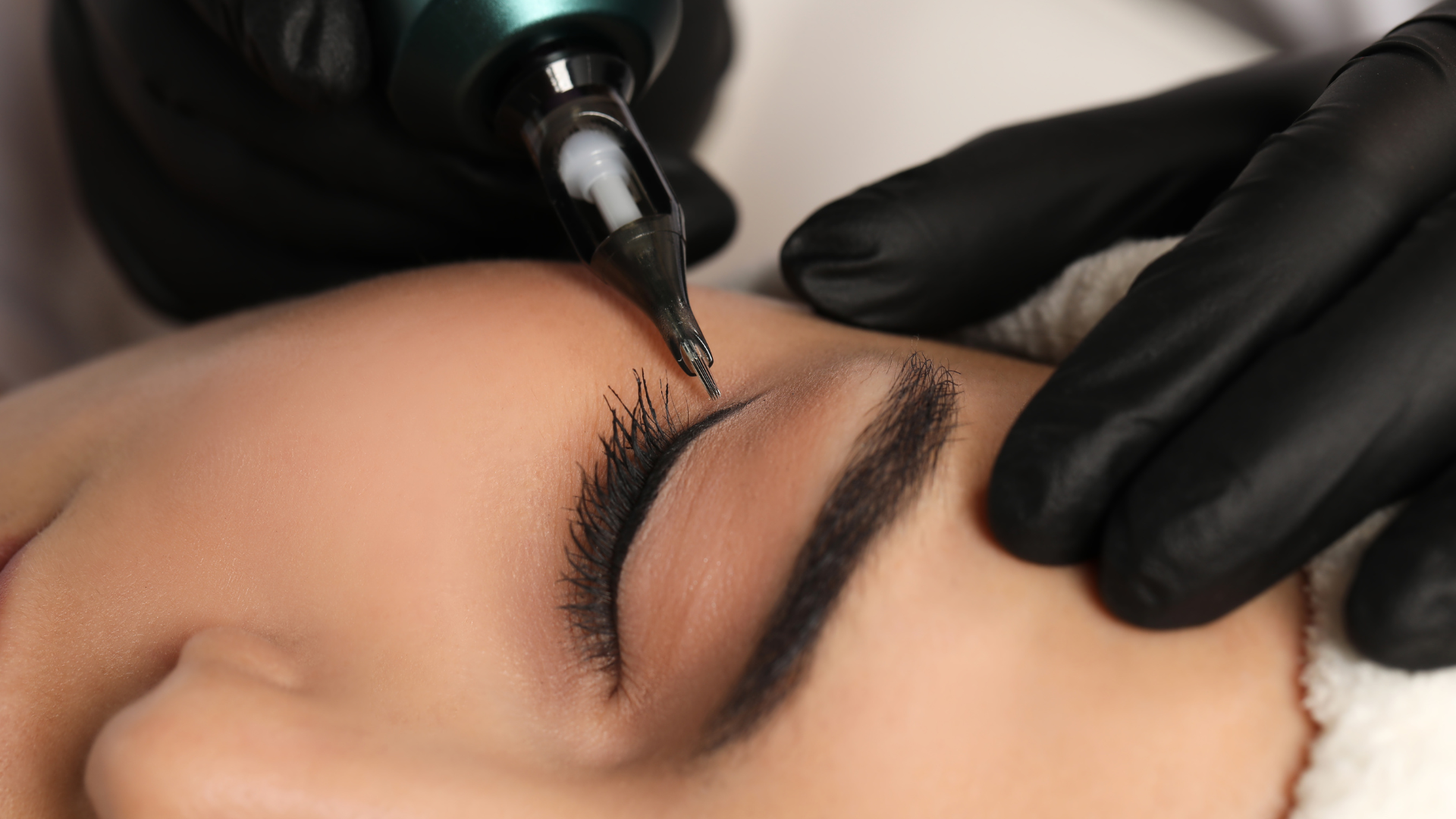eyeliner permanent makeup ögonlinje